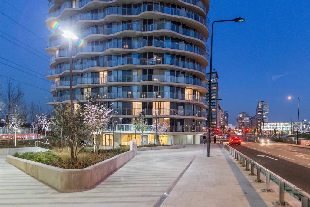Royal Style Apartment - 5 Mins Walk To Excel London Exterior foto